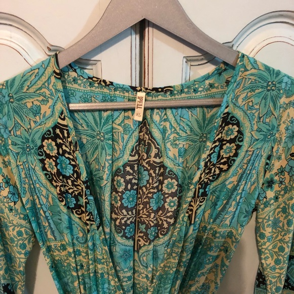 Spell and the Gypsy Aloha Fox Wrap Gown - Picture 4 of 8